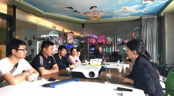 2018-5-24 best365英国体育在线师生应邀赴郑州约克动漫公司参观学习.jpg